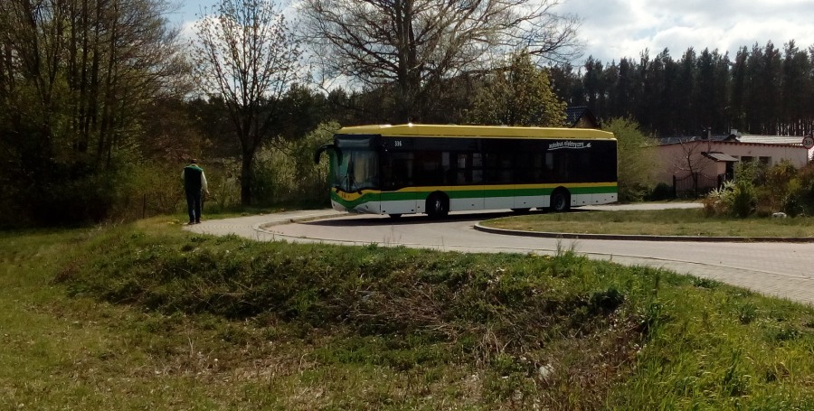 autobus elektryczny MZK Zielona Góra na pętli w Barcikowicach
