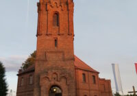 kościół Matki Boskiej Częstochowskiej w Zatoniu-Zielonej Górze należąc do parafii św. Wawrzyńca w Ługach