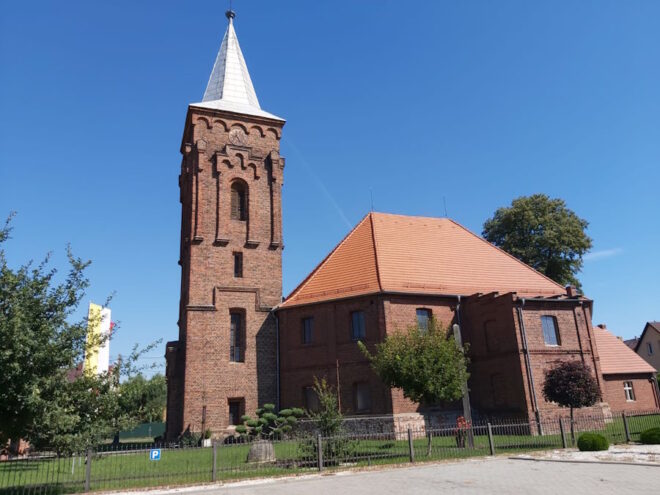 Kościół pw. Matki Boskiej Częstochowskiej w Zielonej Górze — Zatoniu