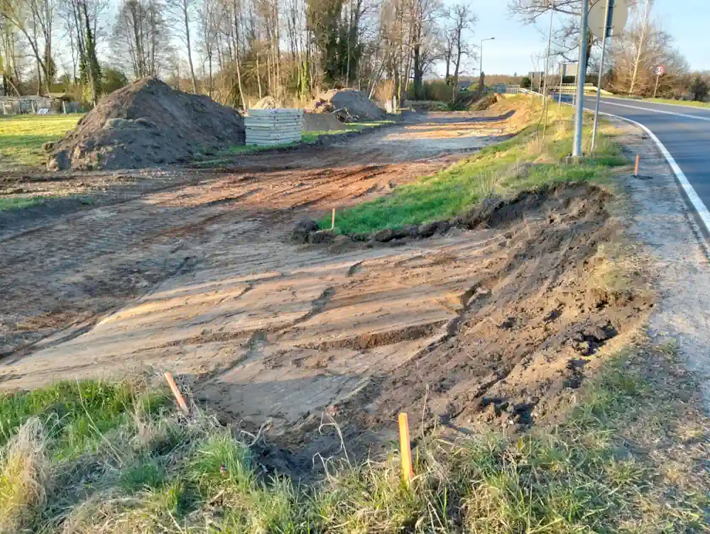 Jak powstały chodnik i kładka nad Śląska Ochlą w Barcikowicach