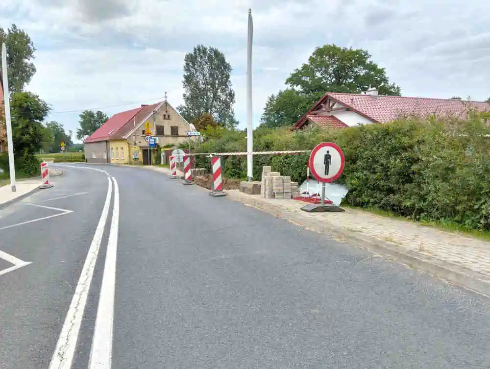 Jak powstawało II przejście dla pieszych na DW 283 w Barcikowicach