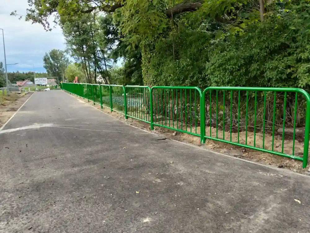 Jak powstały chodnik i kładka nad Śląska Ochlą w Barcikowicach