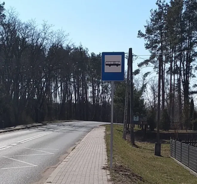 Przystanek w Barcikowicach w ciągu DW 283