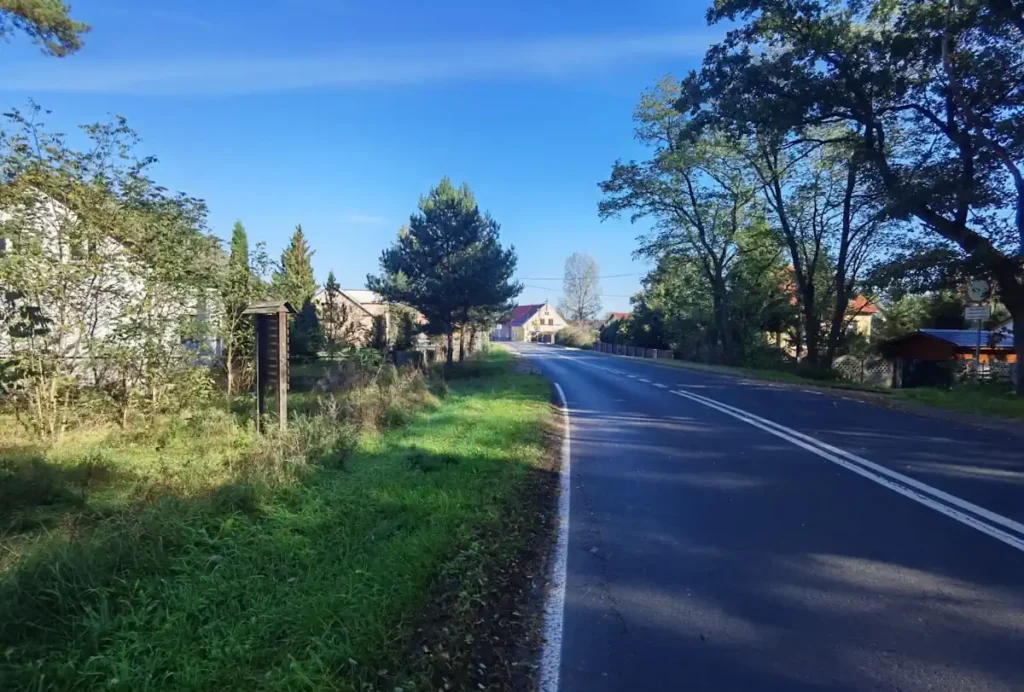 W tym miejscu powstanie drugie przejście dla pieszych w Barcikowicach w ciągu DW 283
