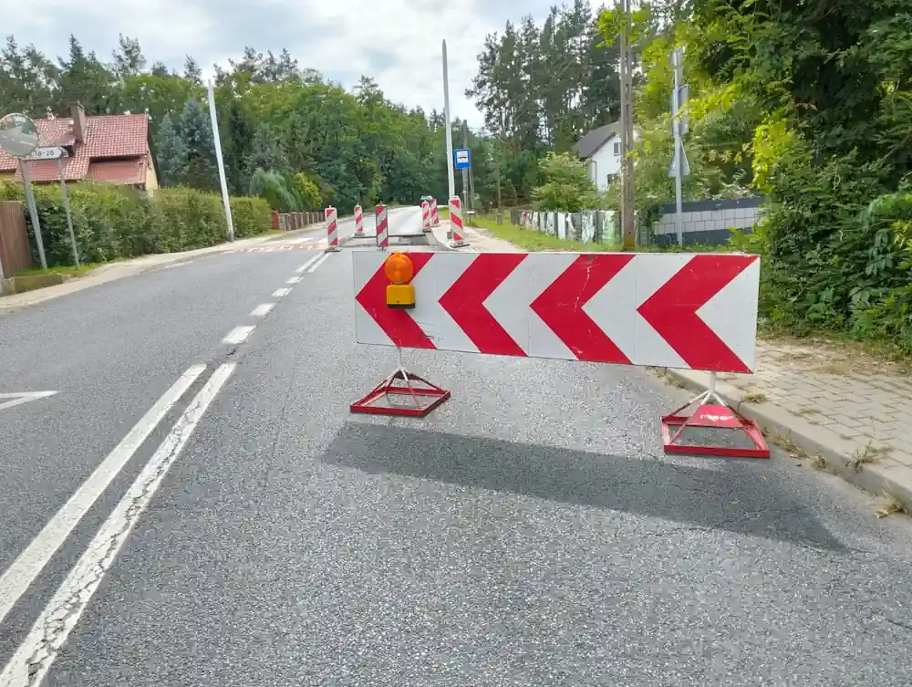 Jak powstawało II przejście dla pieszych na DW 283 w Barcikowicach