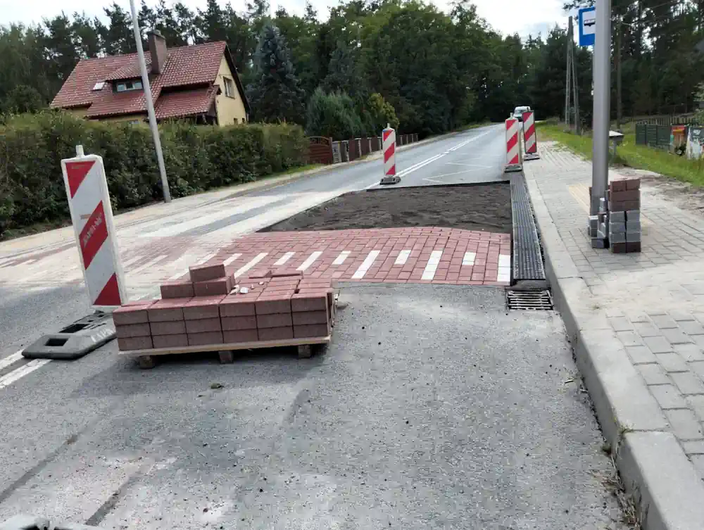 Jak powstawało II przejście dla pieszych na DW 283 w Barcikowicach