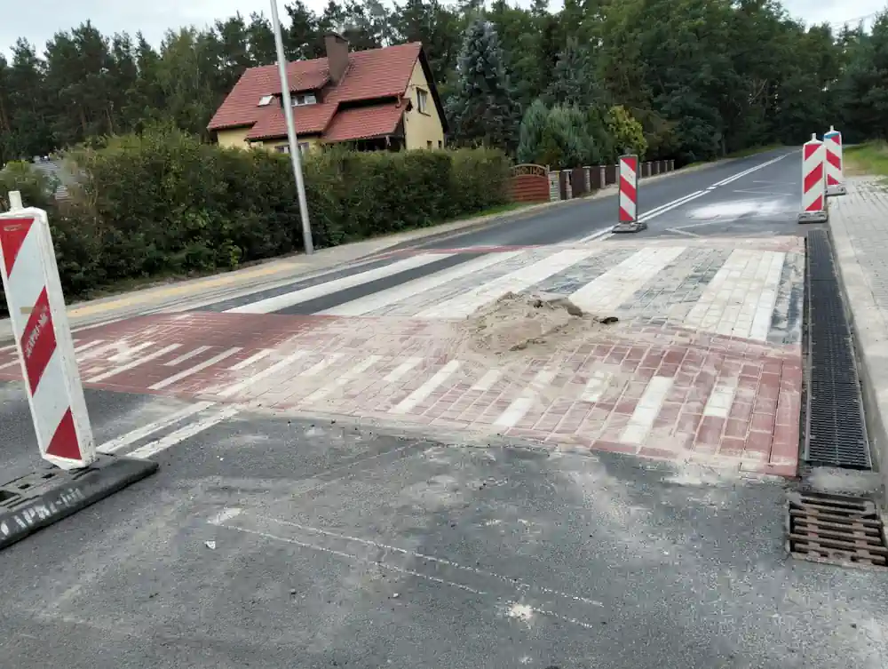 Jak powstawało II przejście dla pieszych na DW 283 w Barcikowicach